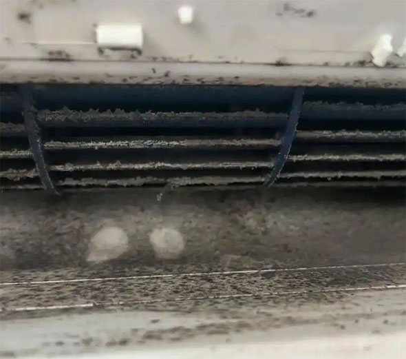 金沙空调吹的风有股烧焦味是怎么回事